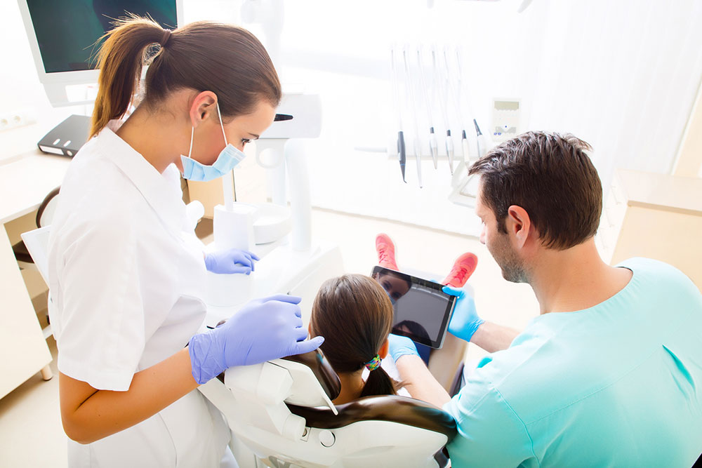 9 easy steps for an oral cancer examination
