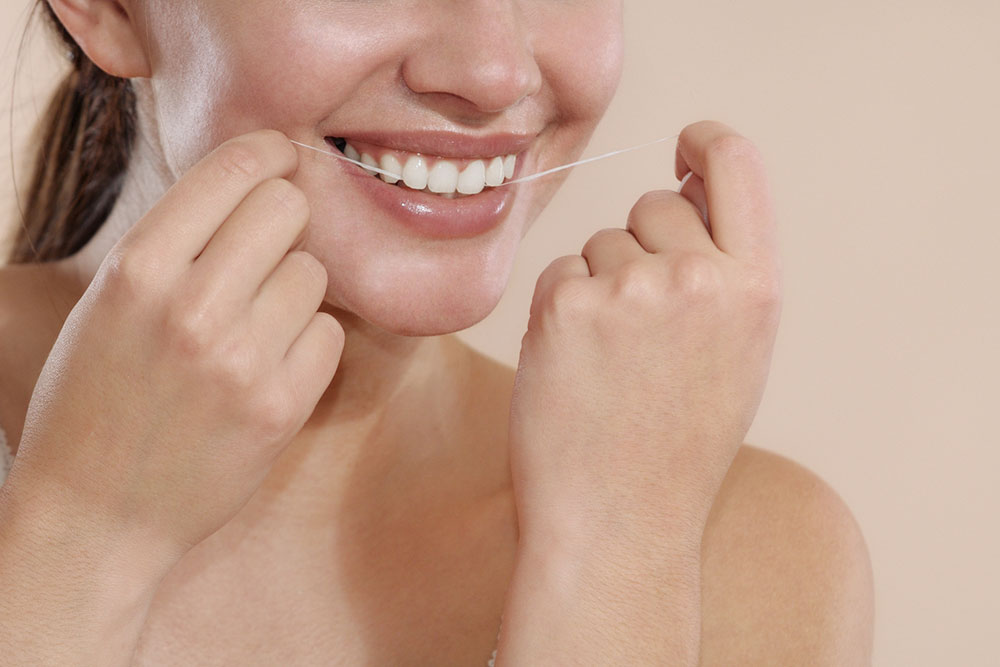 A step-by-step guide to the perfect flossing technique